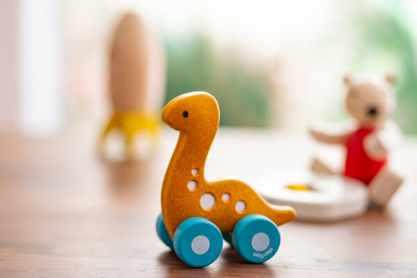 brinquedo-de-empurrar-1-ano-dino-plantoys